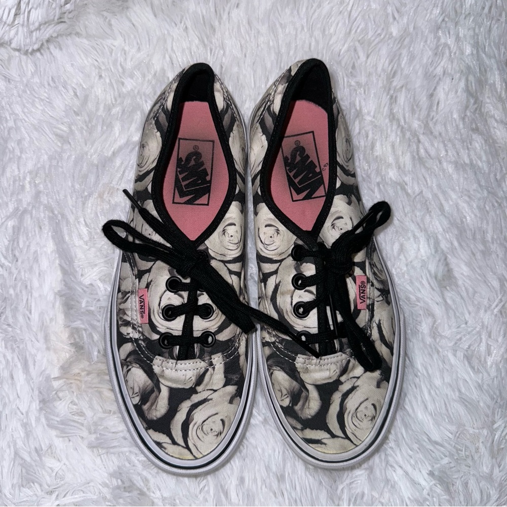 ✨vans digi rose black & white floral sneakers✨
